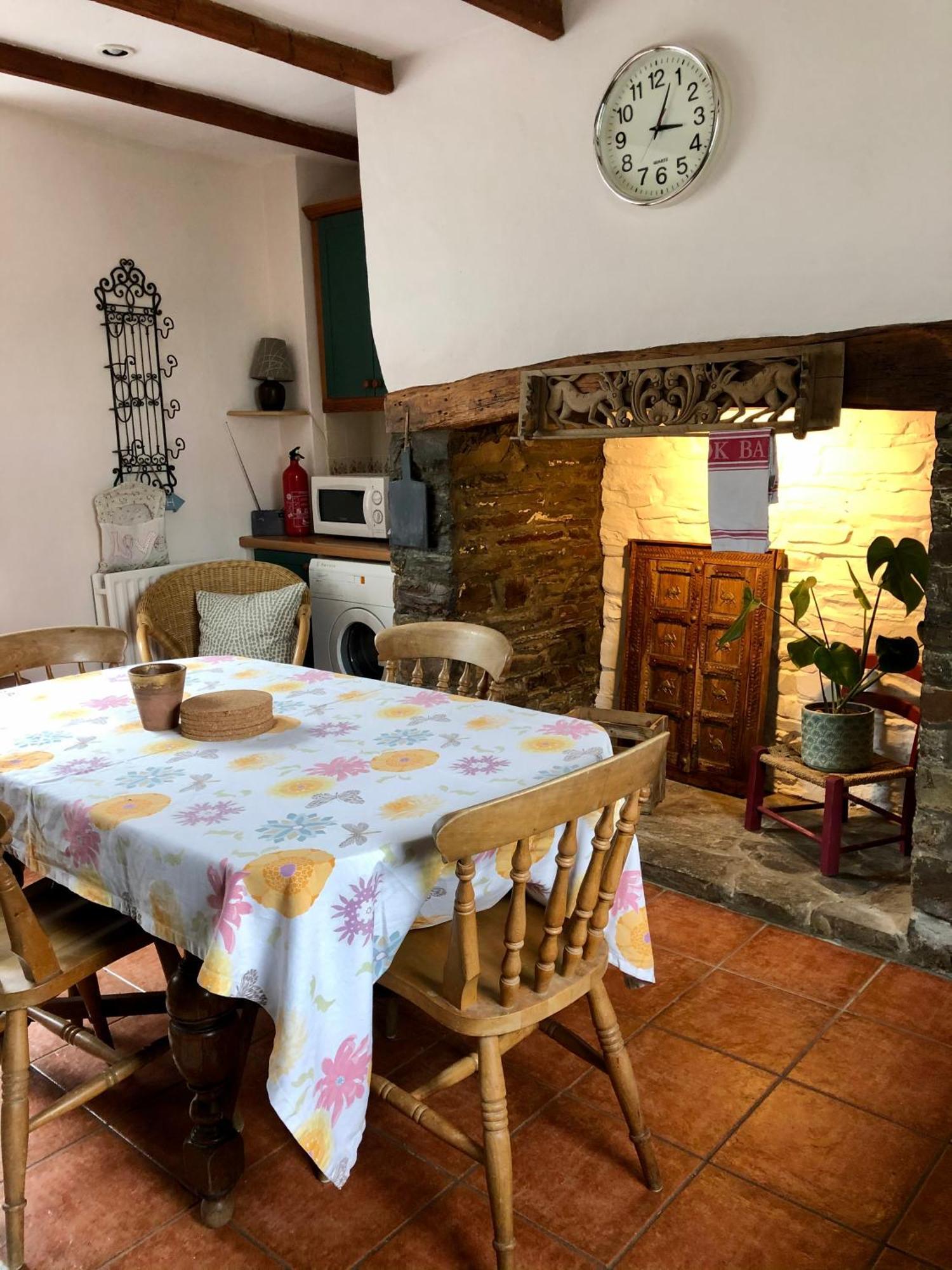 Lake Villa Holiday Cottages Холсворти Экстерьер фото